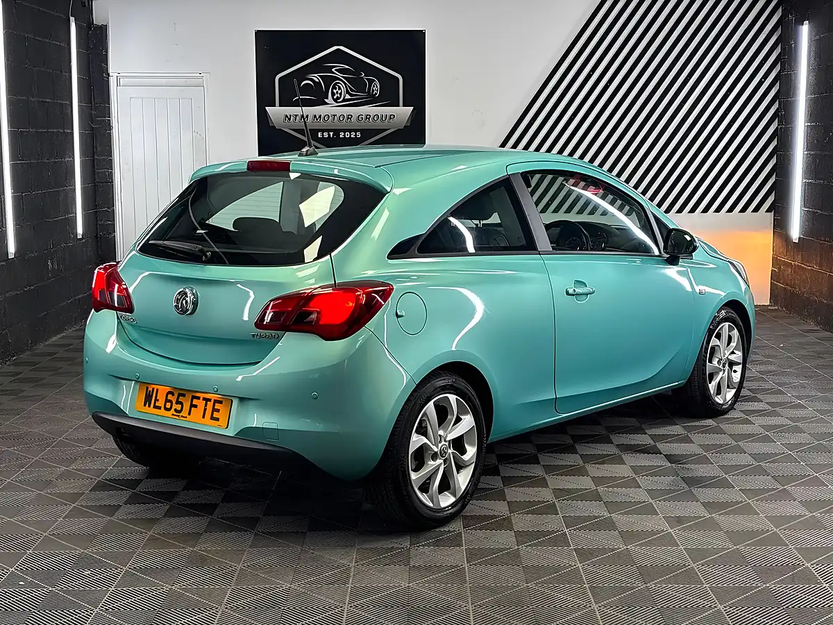 Used 2015 Vauxhall Corsa Excite Green - Interior and Exterior details 8