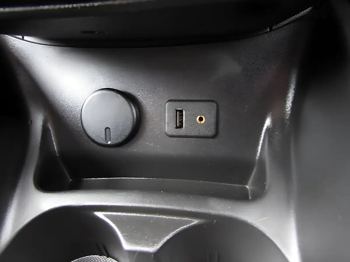 Used 2015 Vauxhall Corsa Excite Grey - Interior and Exterior details 12