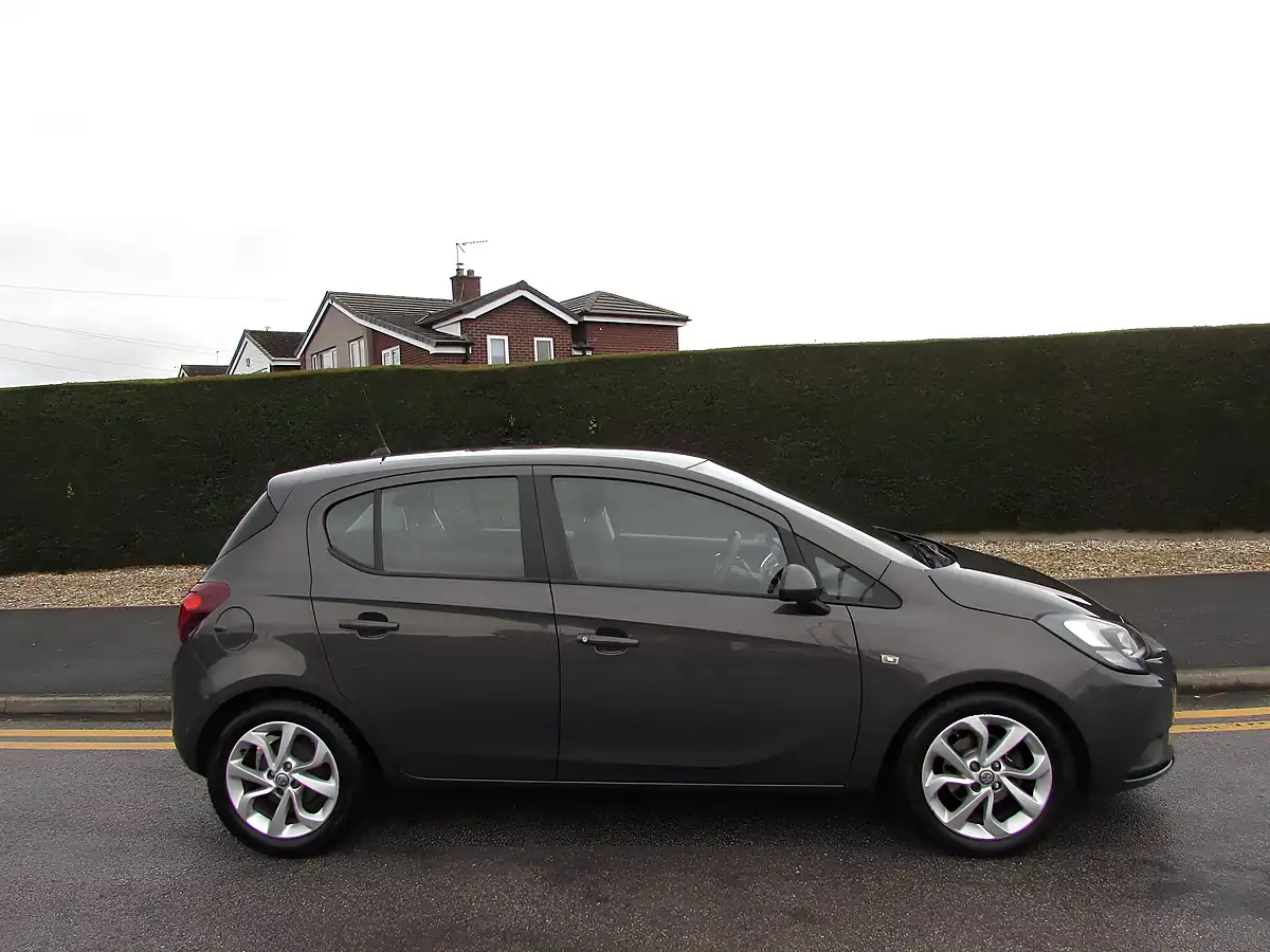 Used 2015 Vauxhall Corsa Excite Grey - Interior and Exterior details 8