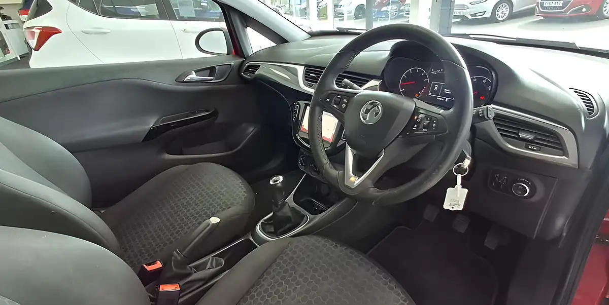 Used 2015 Vauxhall Corsa Excite Red - Interior and Exterior details 11
