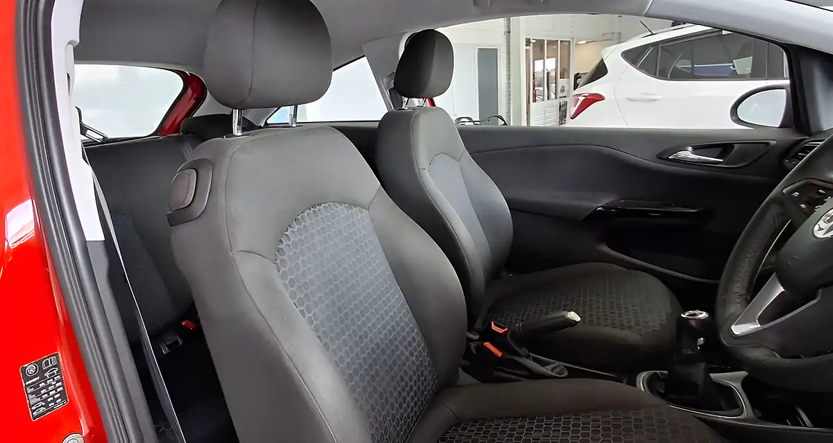 Used 2015 Vauxhall Corsa Excite Red - Interior and Exterior details 13