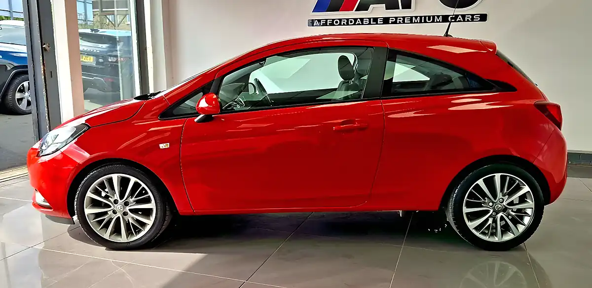 Used 2015 Vauxhall Corsa Excite Red - Interior and Exterior details 2
