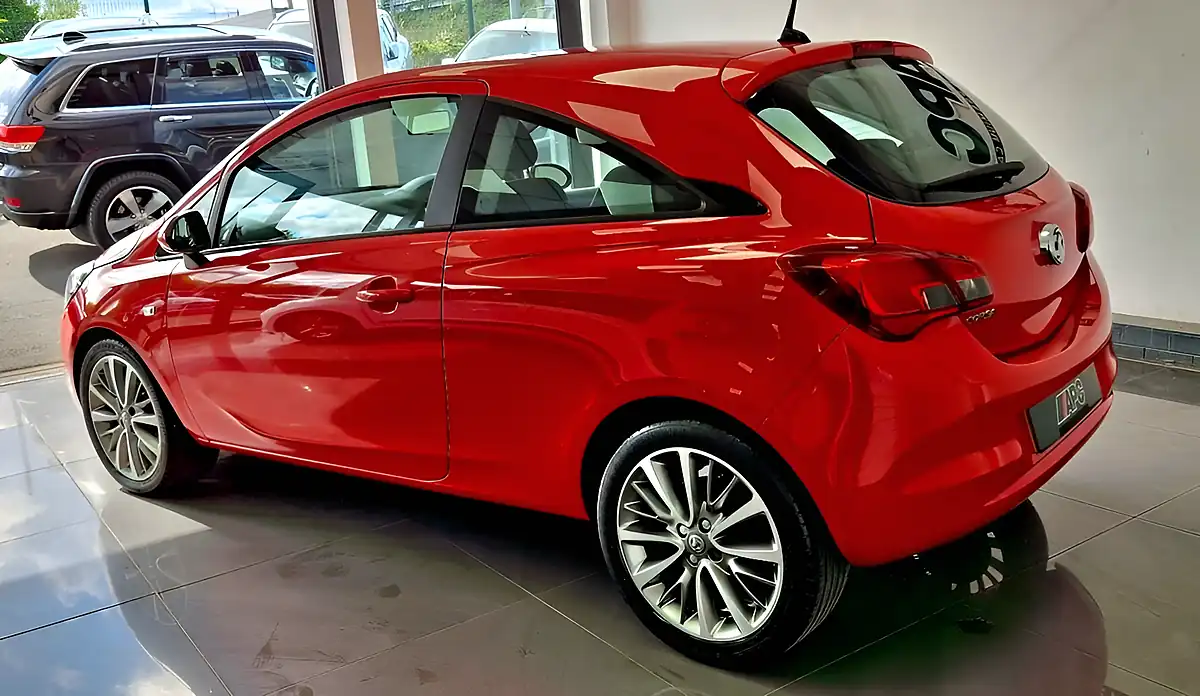 Used 2015 Vauxhall Corsa Excite Red - Interior and Exterior details 4