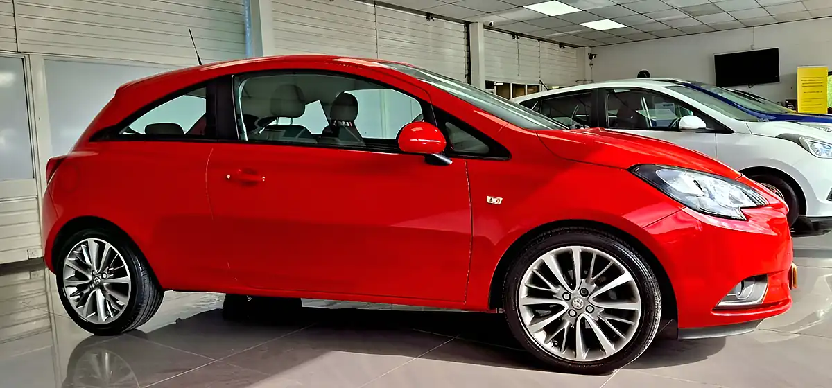 Used 2015 Vauxhall Corsa Excite Red - Interior and Exterior details 7