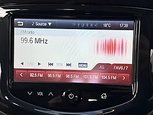 Used 2015 Vauxhall Corsa Excite Red - Interior and Exterior details 15