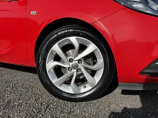 Used 2015 Vauxhall Corsa Excite Red - Interior and Exterior details 3