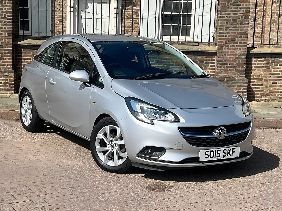 Used 2015 Vauxhall Corsa Excite Silver - Front View