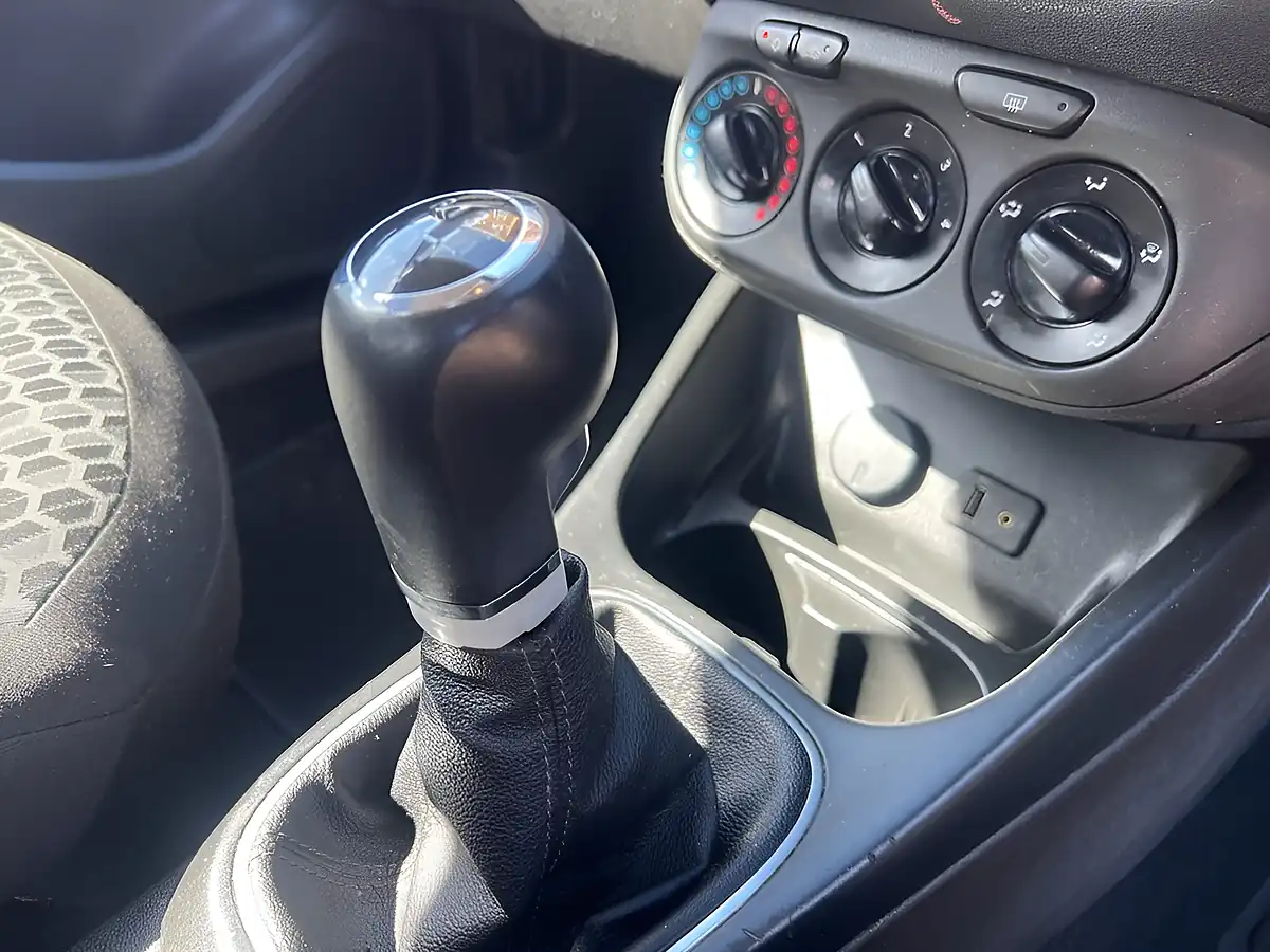 Used 2015 Vauxhall Corsa Excite Silver - Interior and Exterior details 9