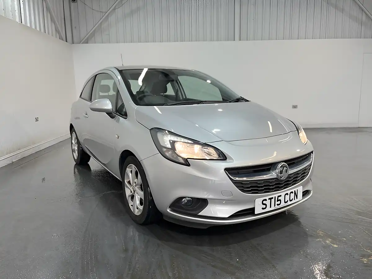 Used 2015 Vauxhall Corsa Excite Silver - Front View