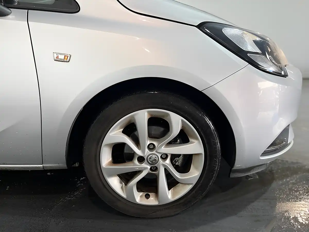 Used 2015 Vauxhall Corsa Excite Silver - Interior and Exterior details 9
