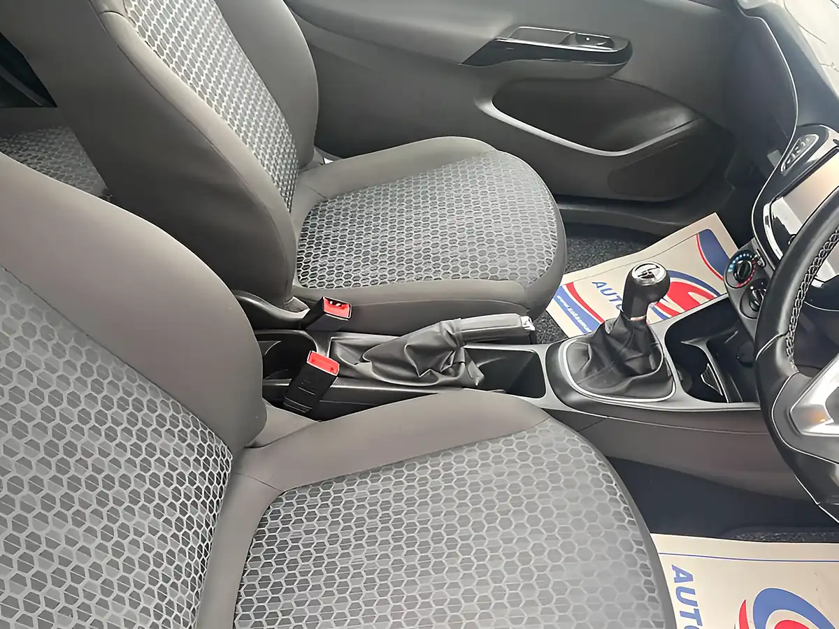 Used 2015 Vauxhall Corsa Excite White - Interior and Exterior details 13