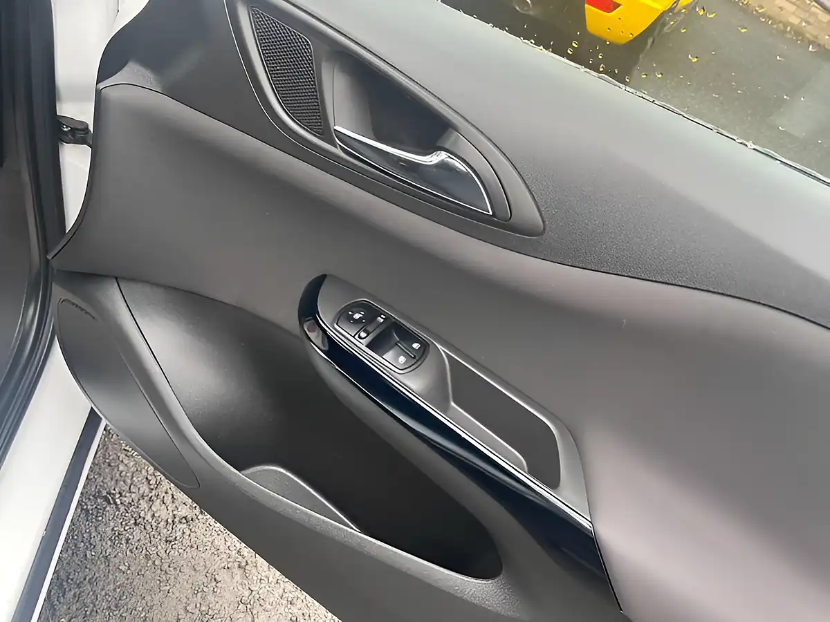 Used 2015 Vauxhall Corsa Excite White - Interior and Exterior details 17