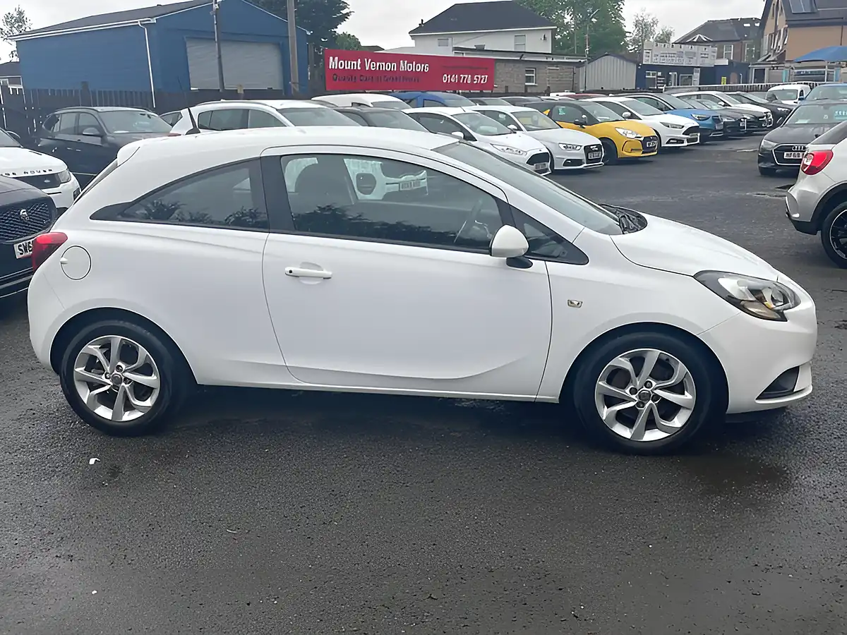 Used 2015 Vauxhall Corsa Excite White - Interior and Exterior details 9