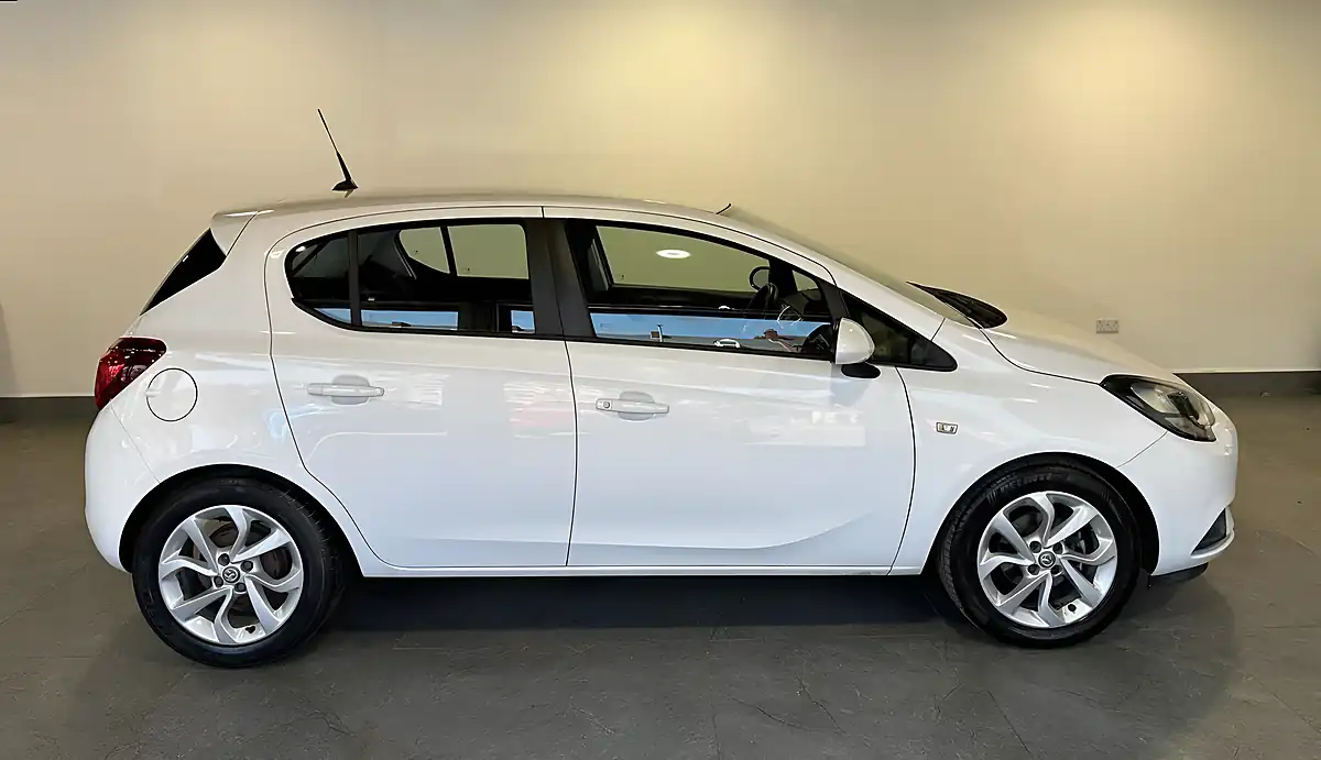 Used 2015 Vauxhall Corsa Excite White - Interior and Exterior details 2