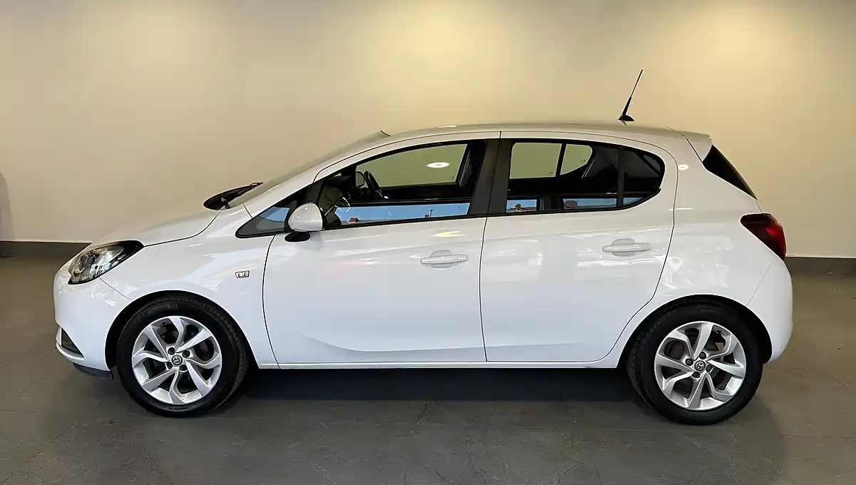 Used 2015 Vauxhall Corsa Excite White - Interior and Exterior details 6