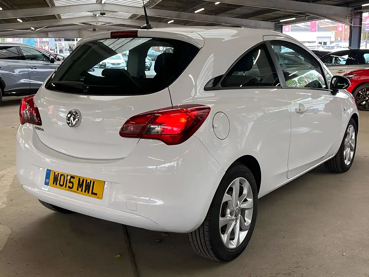 Used 2015 Vauxhall Corsa Excite White - Interior and Exterior details 6