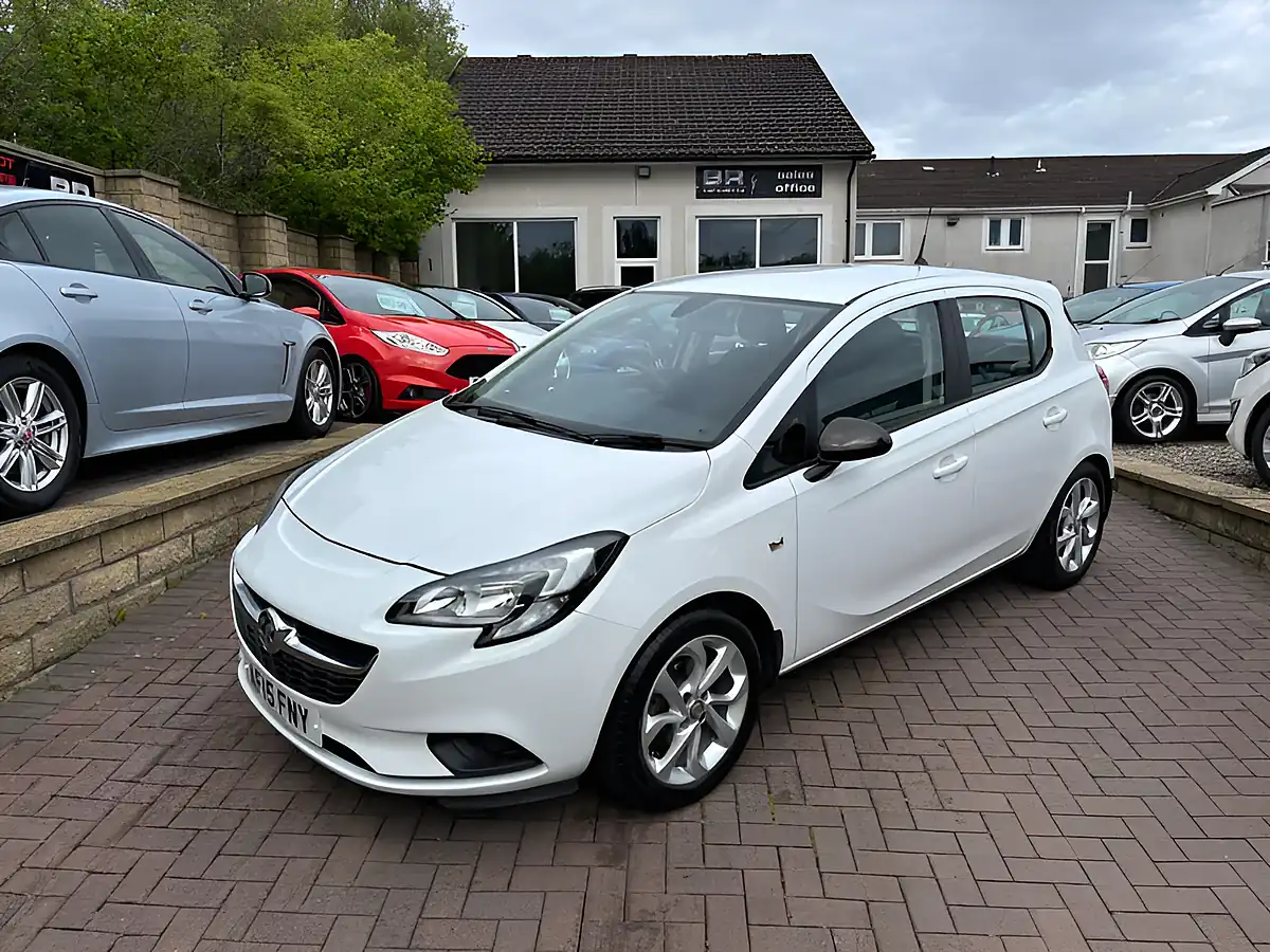 Used 2015 Vauxhall Corsa Excite White - Front View