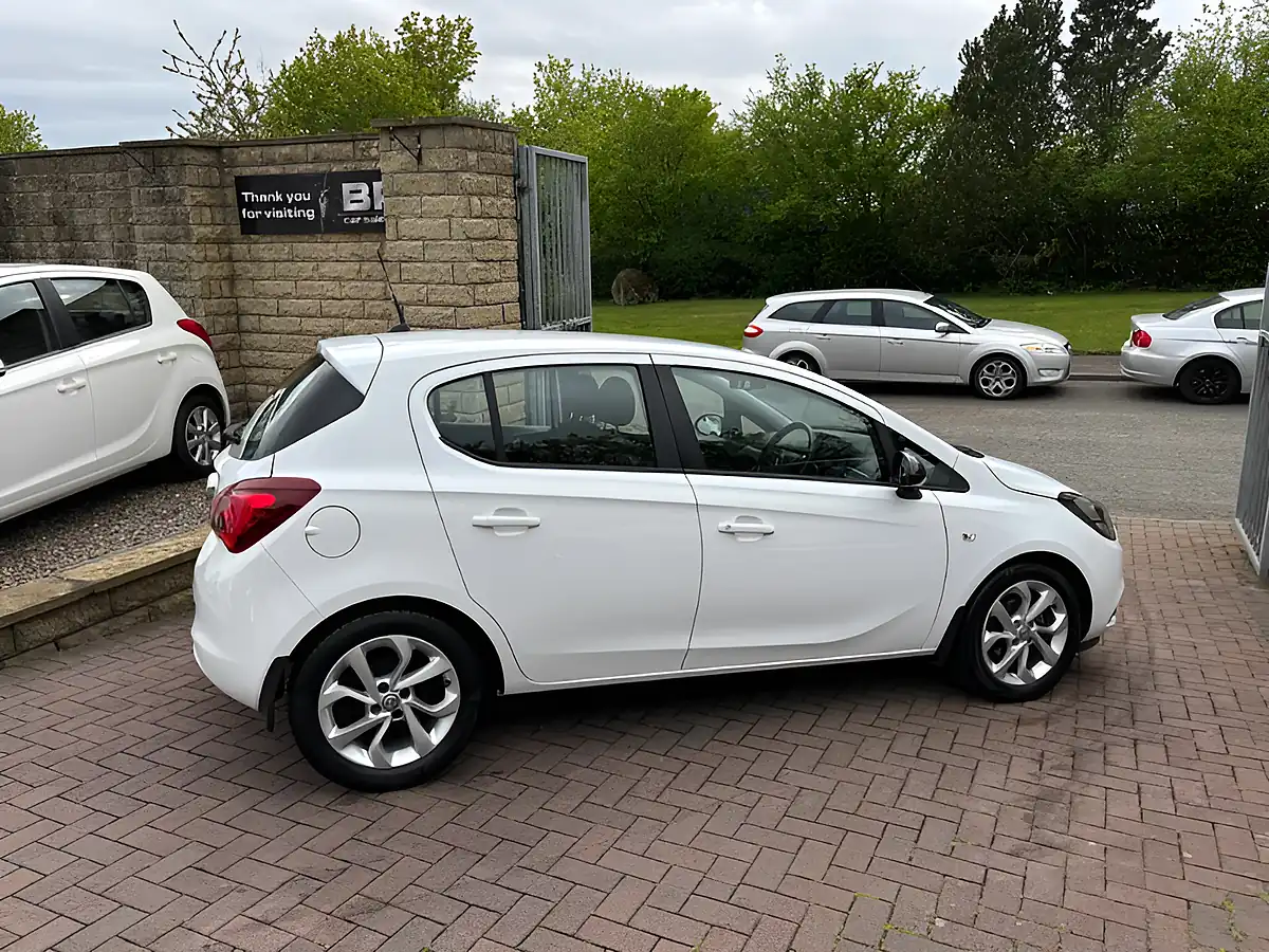 Used 2015 Vauxhall Corsa Excite White - Interior and Exterior details 12