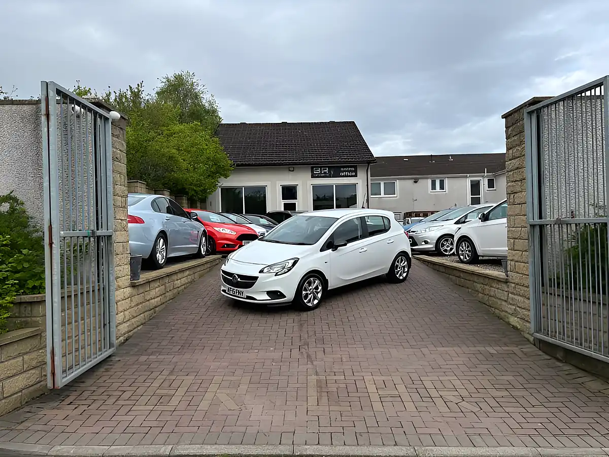 Used 2015 Vauxhall Corsa Excite White - Interior and Exterior details 3