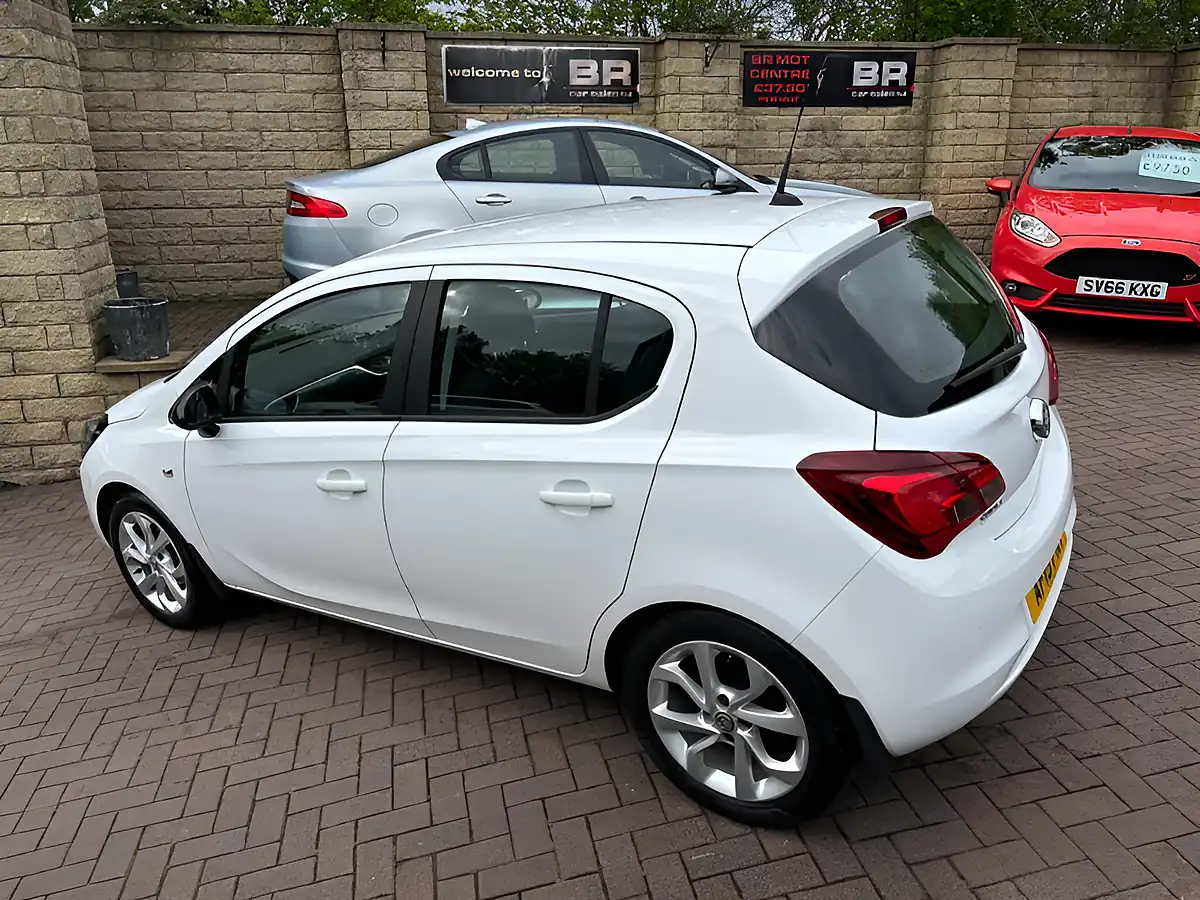 Used 2015 Vauxhall Corsa Excite White - Interior and Exterior details 7