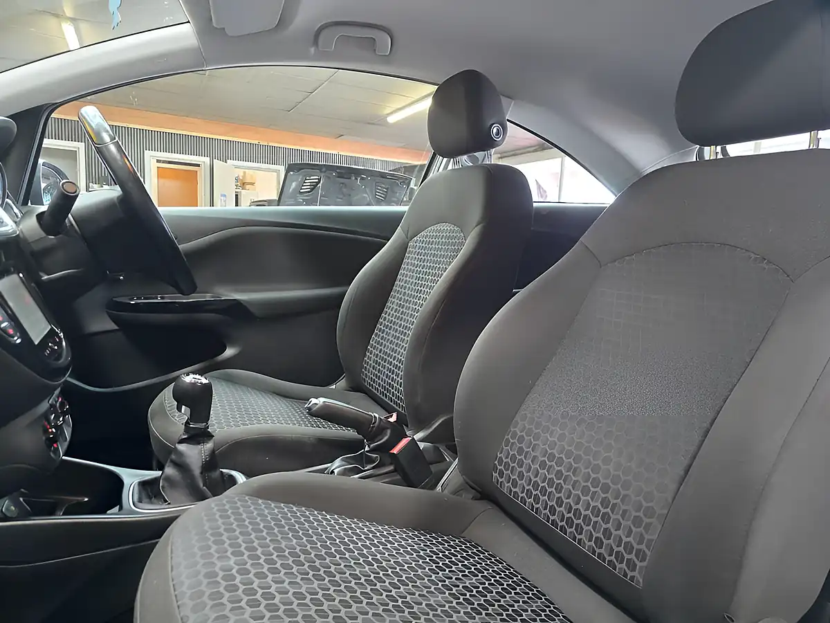 Used 2015 Vauxhall Corsa Excite White - Interior and Exterior details 10