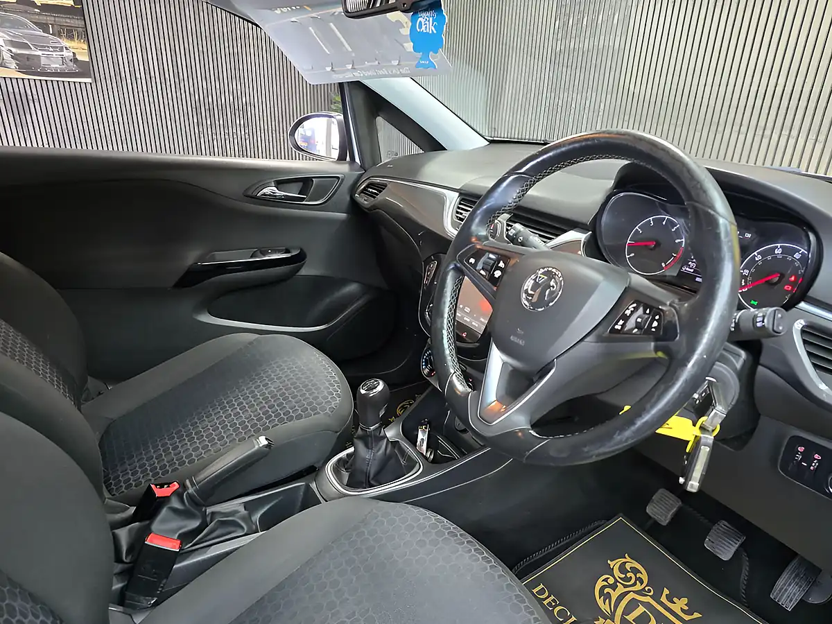 Used 2015 Vauxhall Corsa Excite White - Interior and Exterior details 16