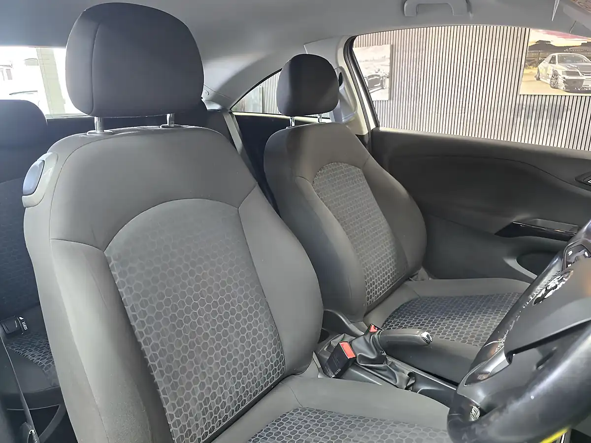 Used 2015 Vauxhall Corsa Excite White - Interior and Exterior details 17