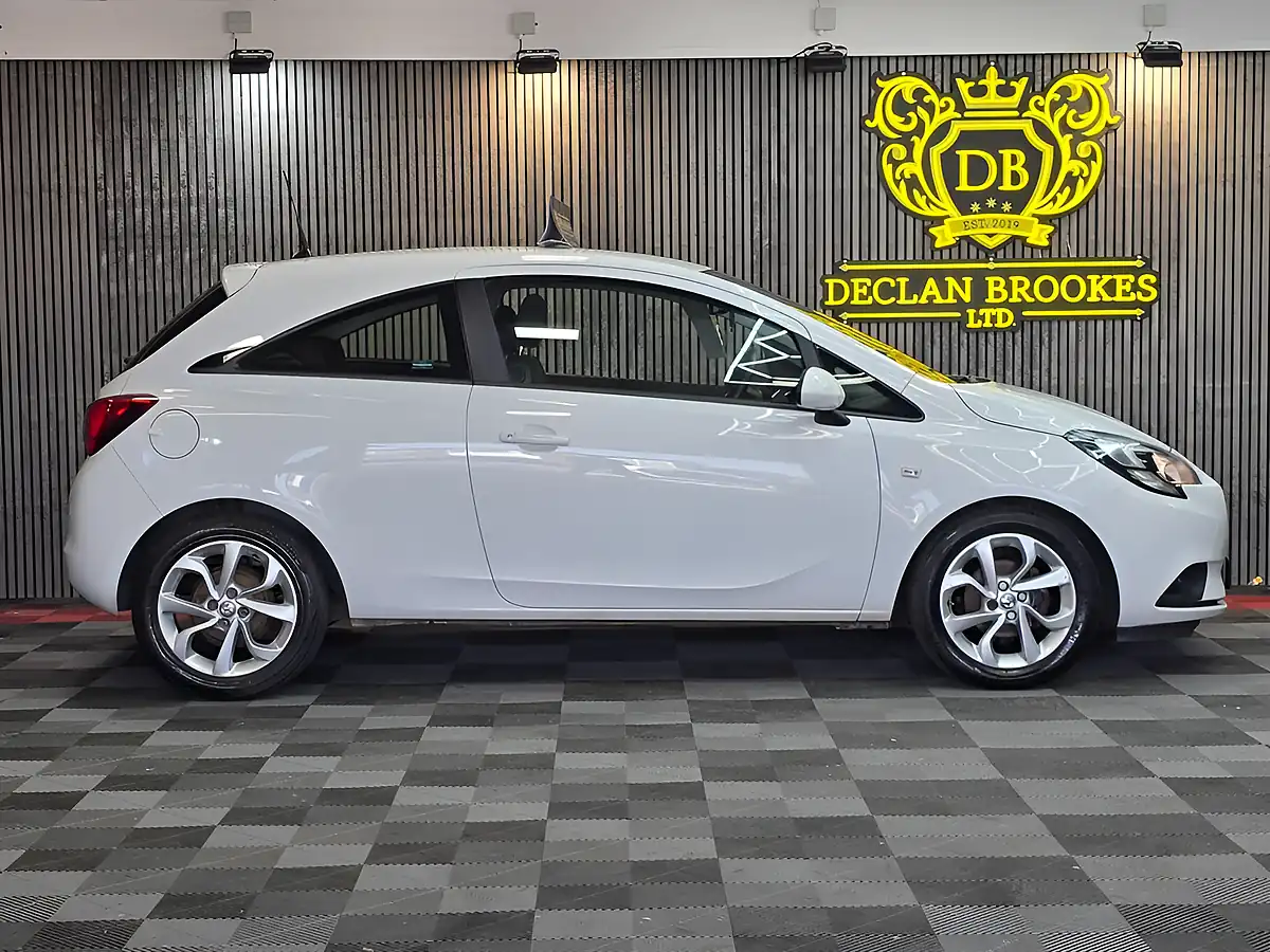 Used 2015 Vauxhall Corsa Excite White - Interior and Exterior details 2