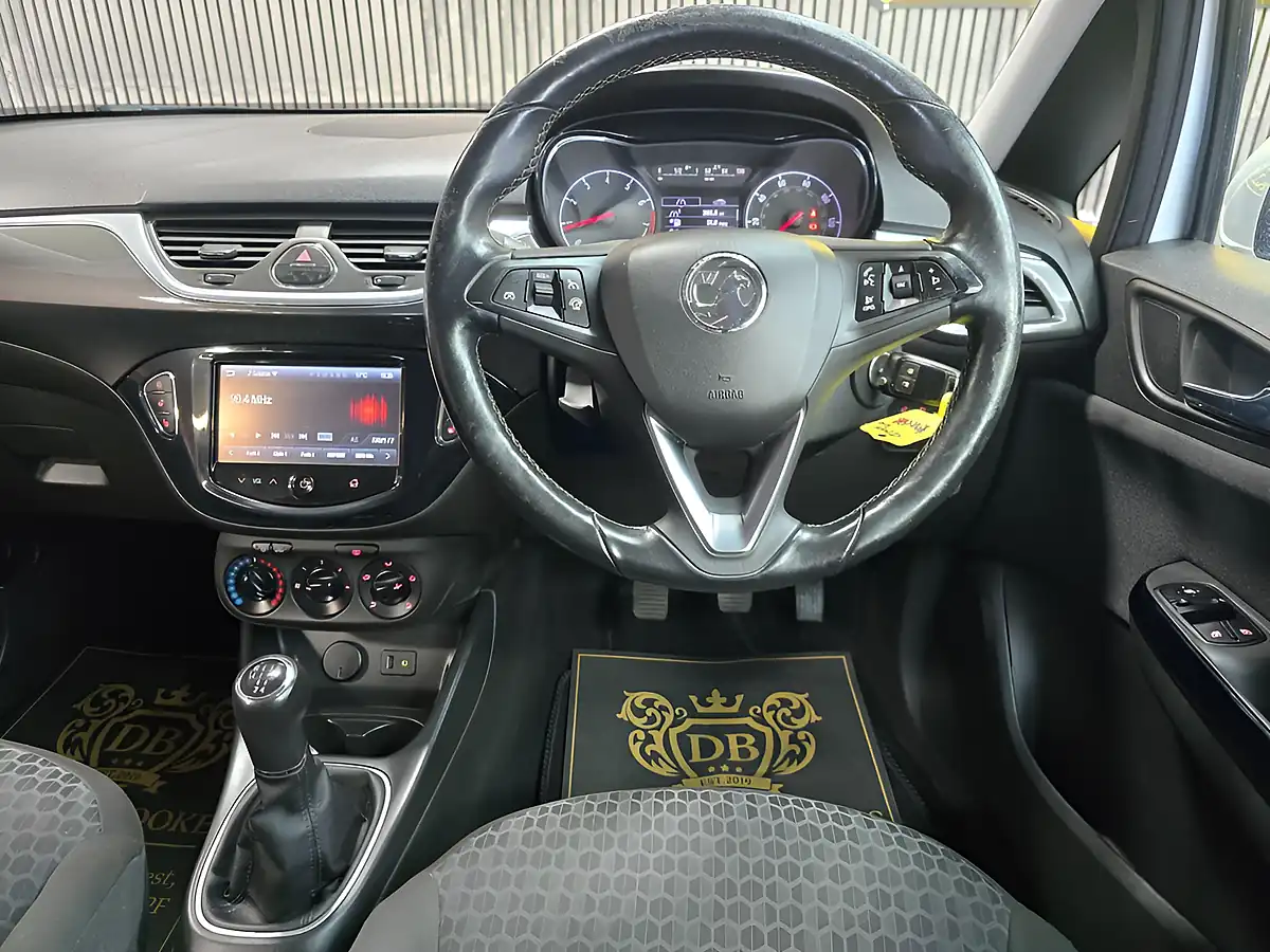 Used 2015 Vauxhall Corsa Excite White - Interior and Exterior details 20