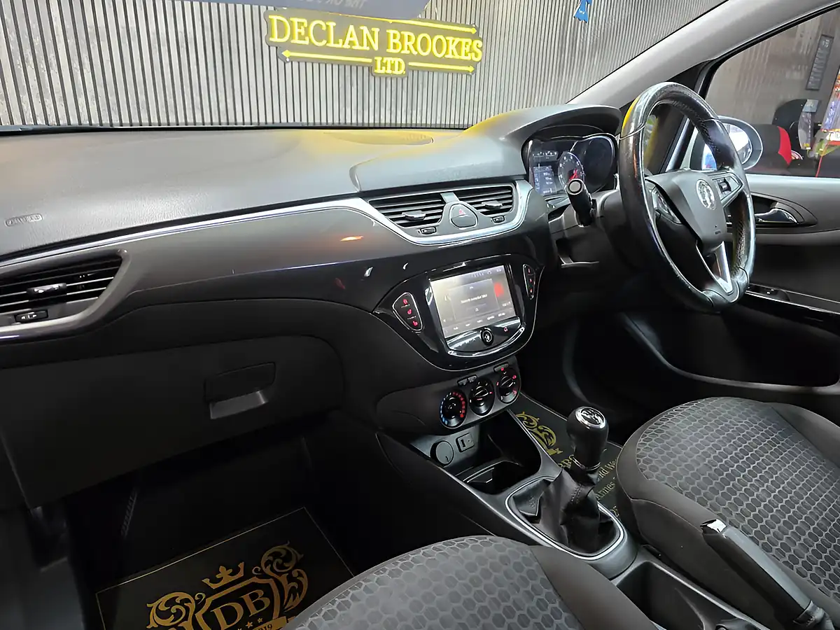 Used 2015 Vauxhall Corsa Excite White - Interior and Exterior details 9