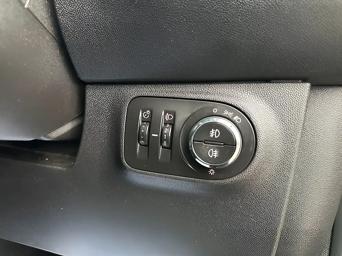 Used 2015 Vauxhall Corsa Limited Edition Black - Interior and Exterior details 17