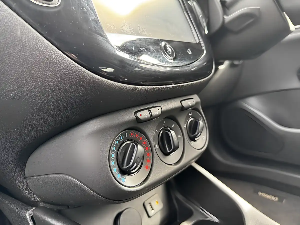 Used 2015 Vauxhall Corsa Limited Edition Grey - Interior and Exterior details 20