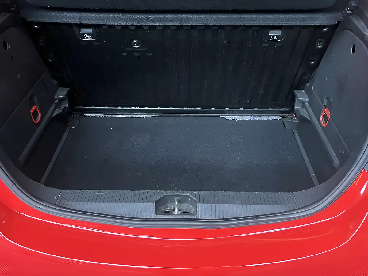 Used 2015 Vauxhall Corsa Limited Edition Red - Interior and Exterior details 10