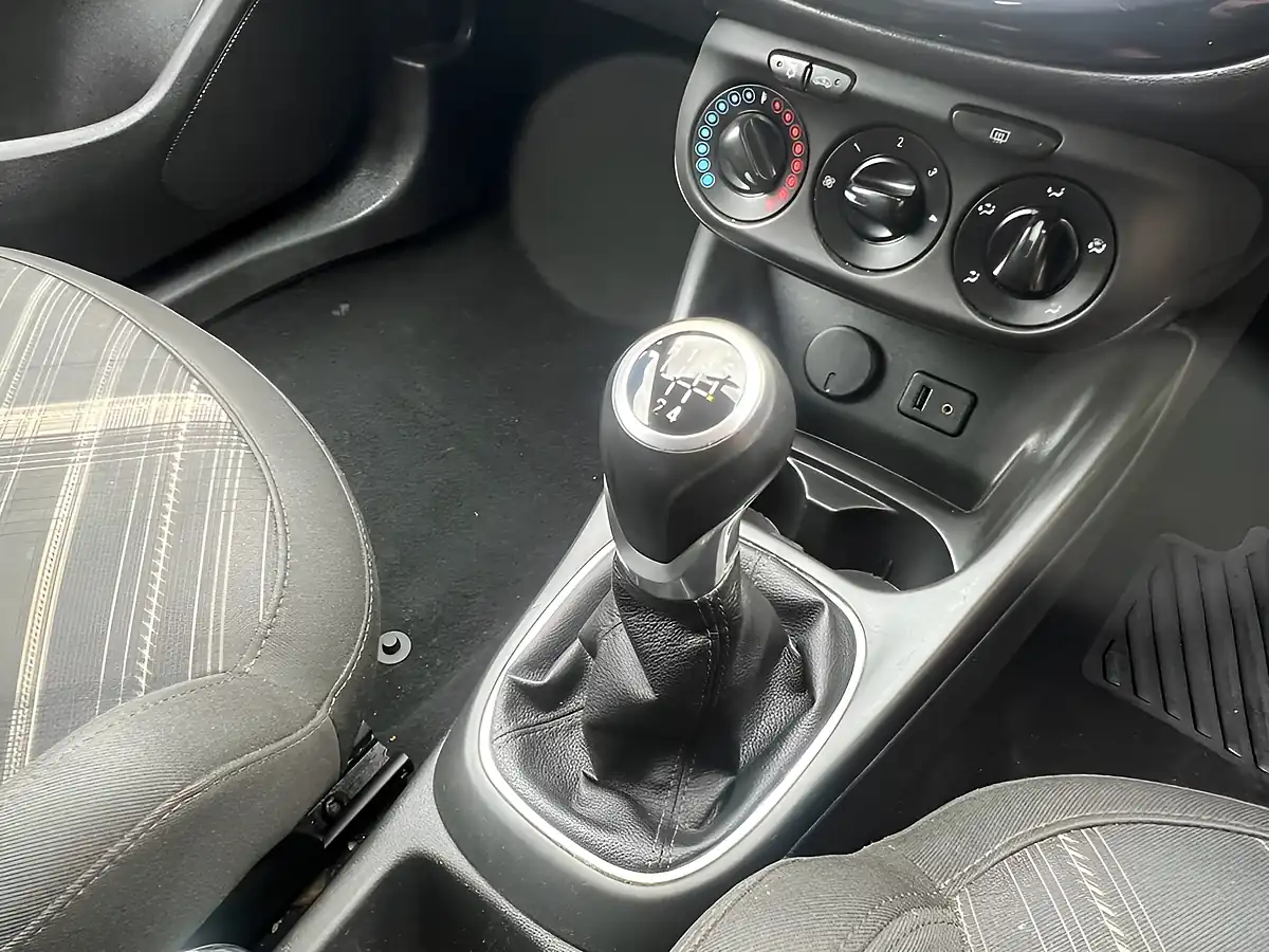 Used 2015 Vauxhall Corsa Limited Edition White - Interior and Exterior details 14