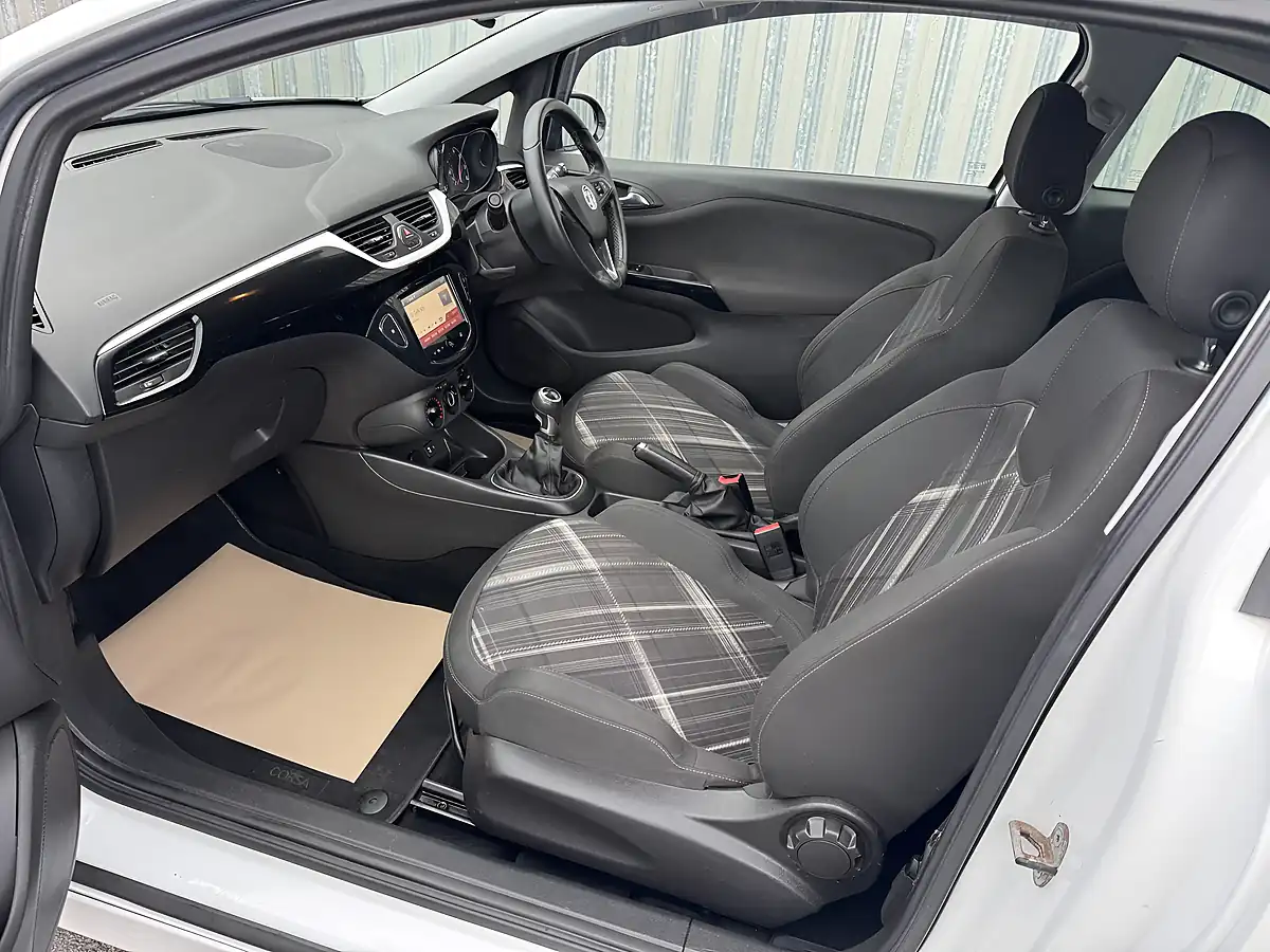 Used 2015 Vauxhall Corsa Limited Edition White - Interior and Exterior details 10