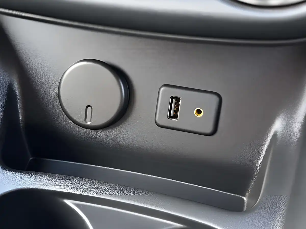 Used 2015 Vauxhall Corsa Limited Edition White - Interior and Exterior details 17