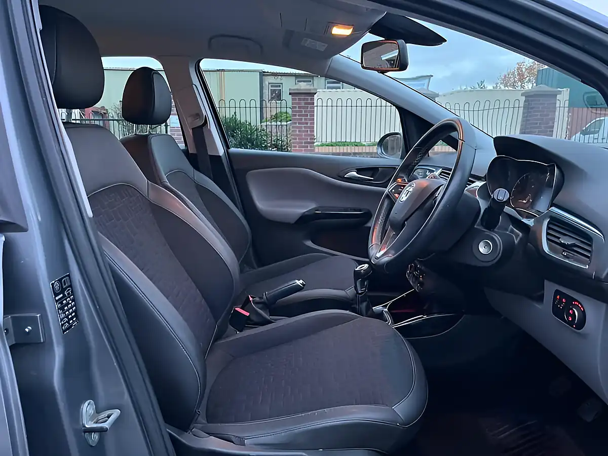 Used 2015 Vauxhall Corsa Se Asteroid Grey - Interior and Exterior details 15