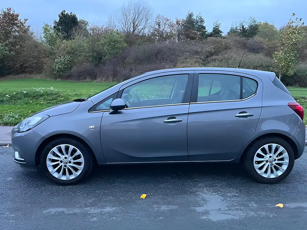 Used 2015 Vauxhall Corsa Se Asteroid Grey - Interior and Exterior details 4