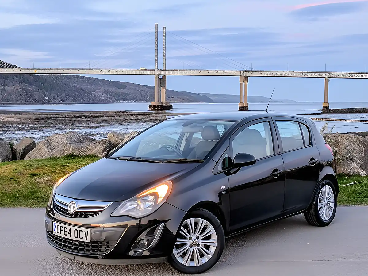 Used 2015 Vauxhall Corsa Se Black - Front View