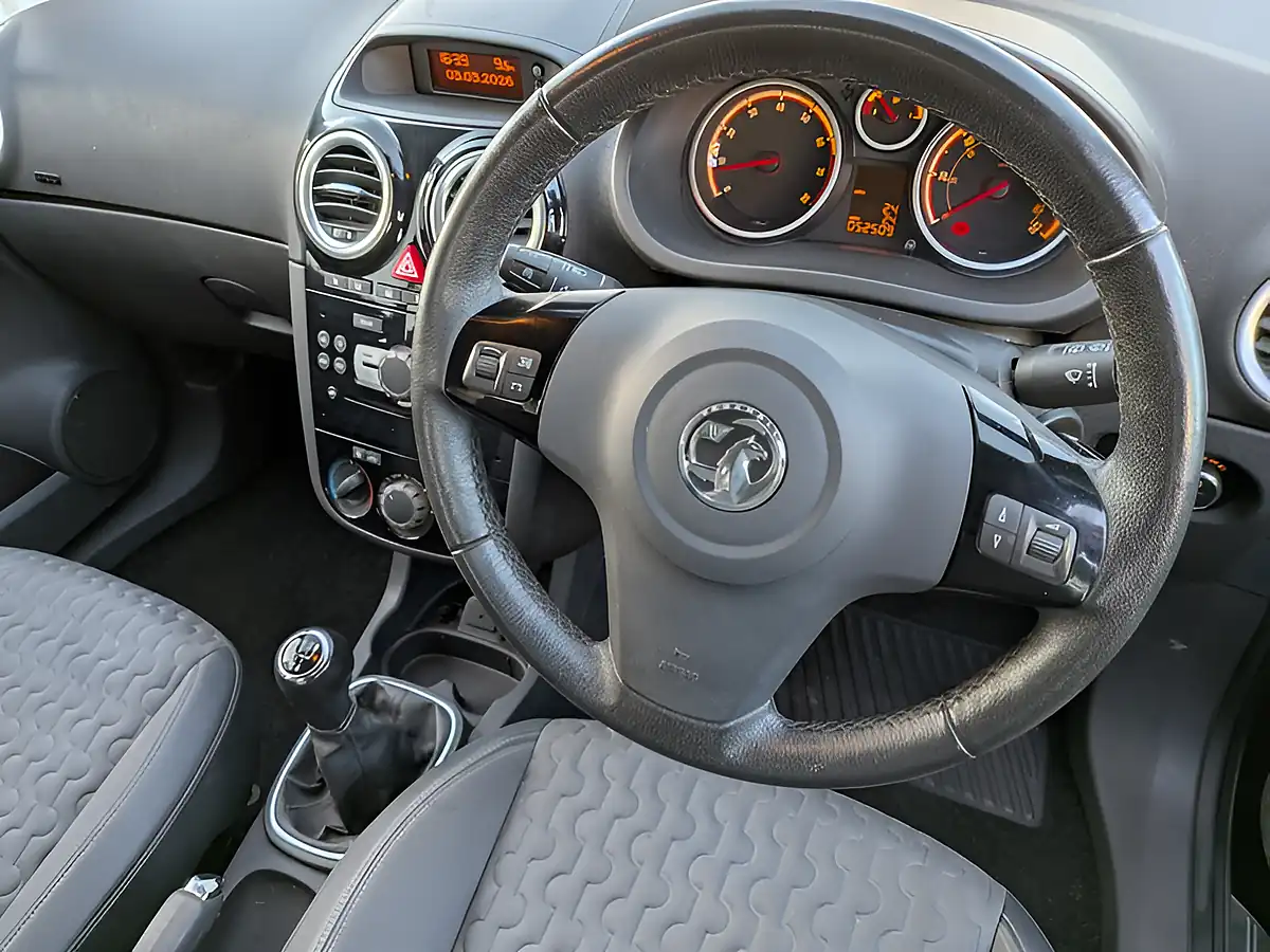 Used 2015 Vauxhall Corsa Se Black - Interior and Exterior details 10
