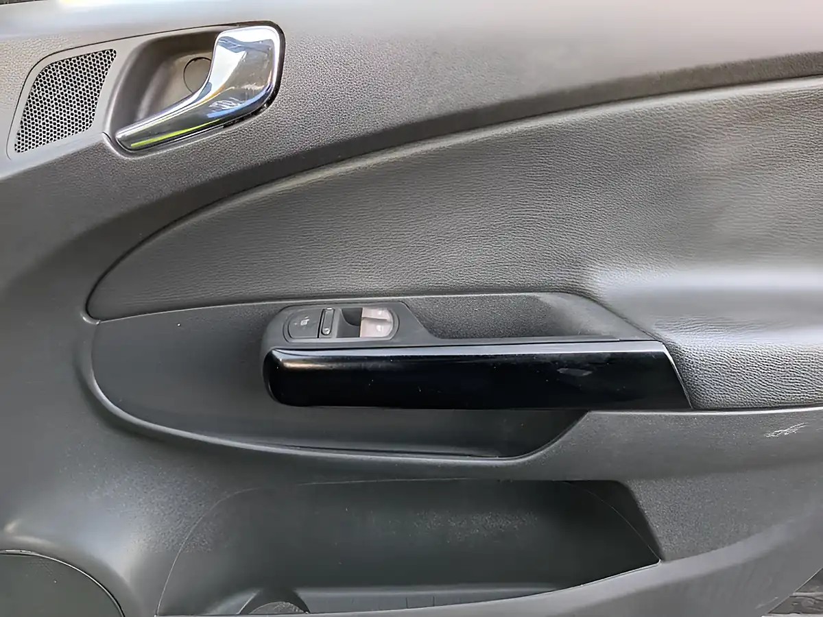 Used 2015 Vauxhall Corsa Se Black - Interior and Exterior details 11
