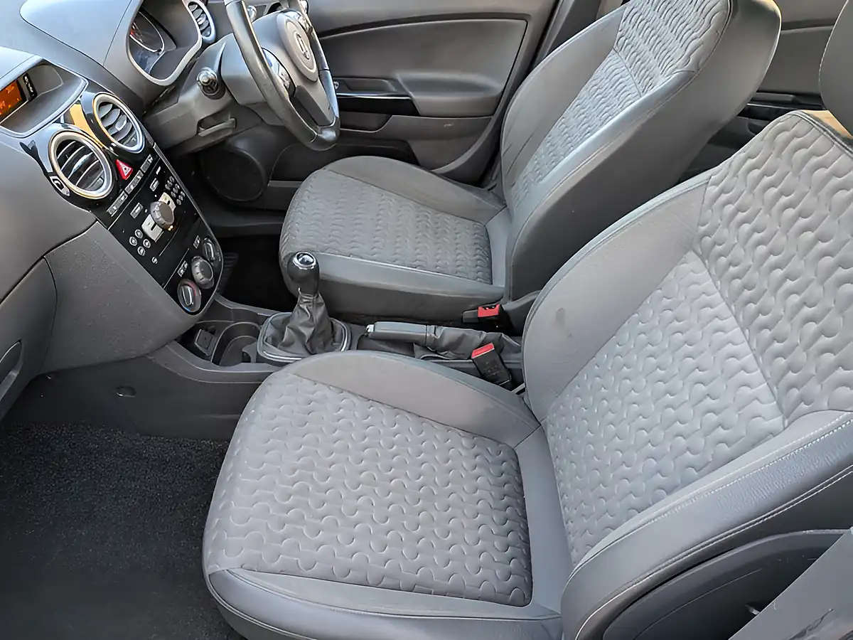Used 2015 Vauxhall Corsa Se Black - Interior and Exterior details 16