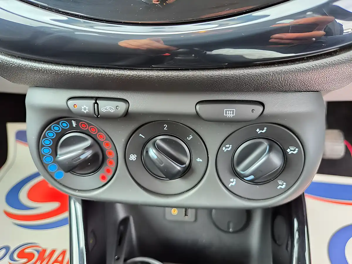 Used 2015 Vauxhall Corsa Se Black - Interior and Exterior details 19