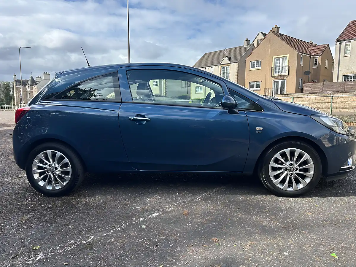 Used 2015 Vauxhall Corsa Se Blue - Interior and Exterior details 16