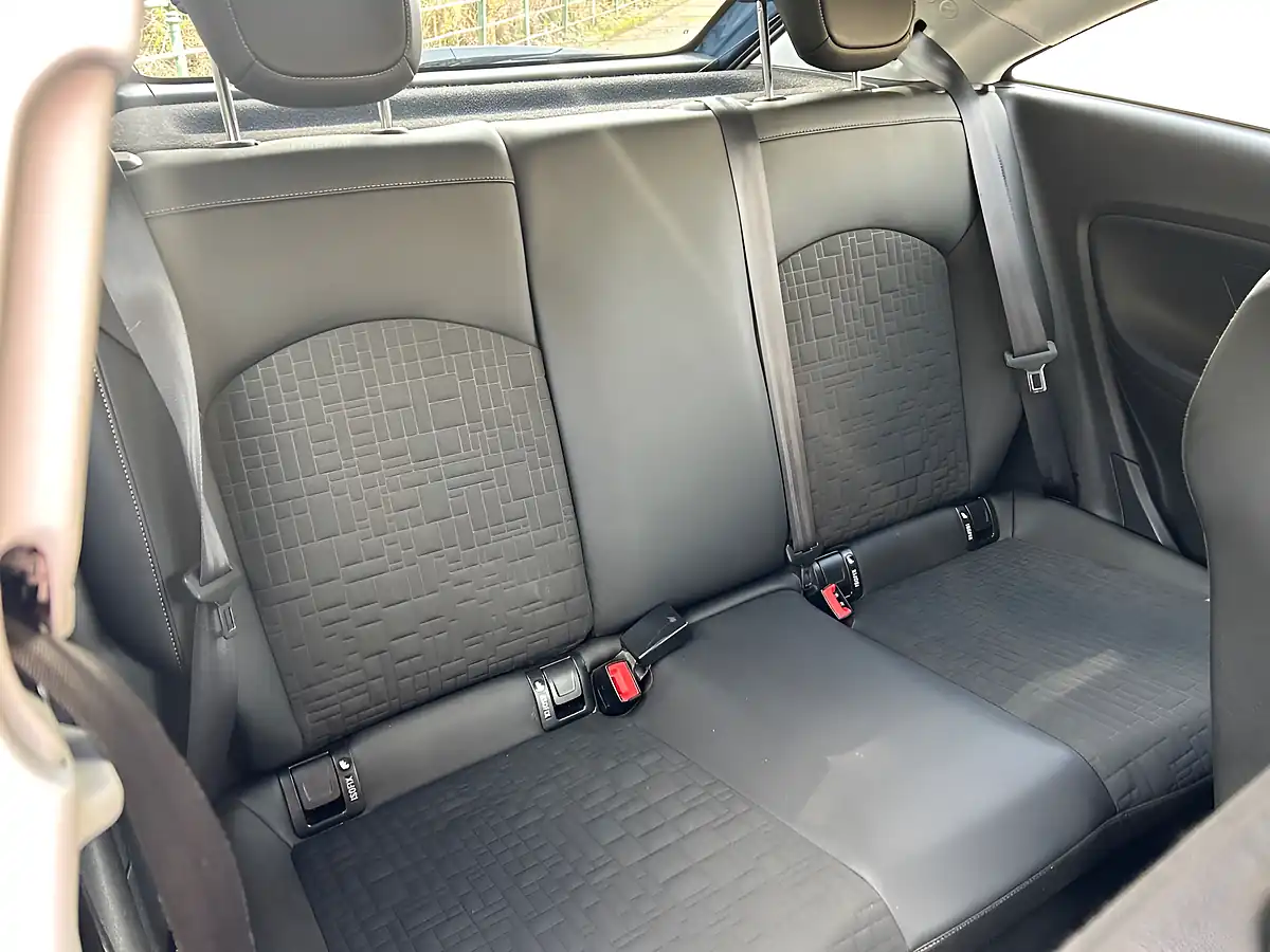 Used 2015 Vauxhall Corsa Se Blue - Interior and Exterior details 17