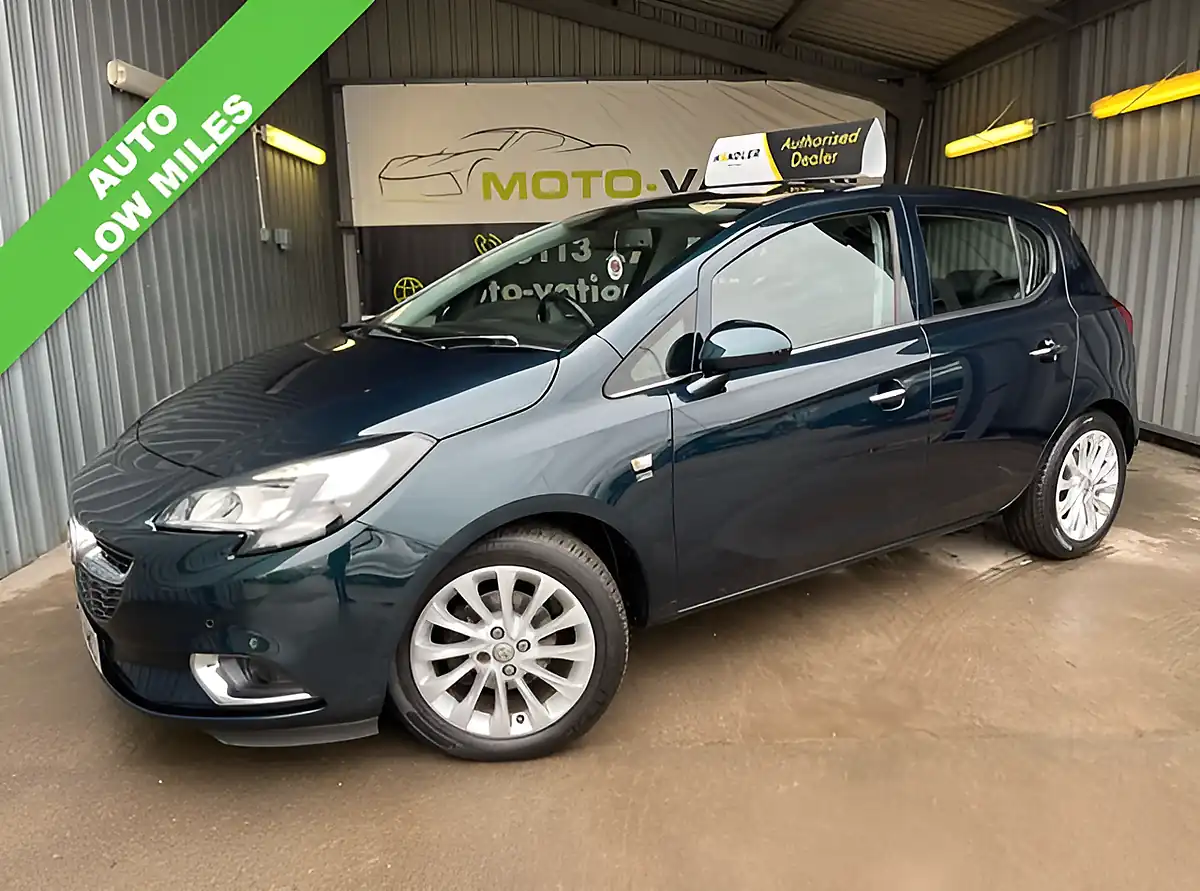 Used 2015 Vauxhall Corsa Se Green - Front View