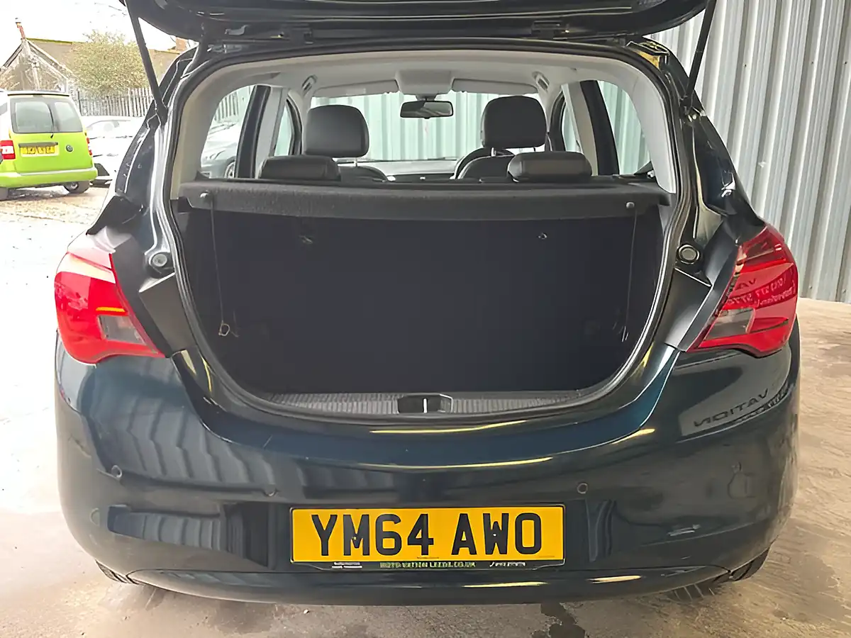 Used 2015 Vauxhall Corsa Se Green - Interior and Exterior details 12