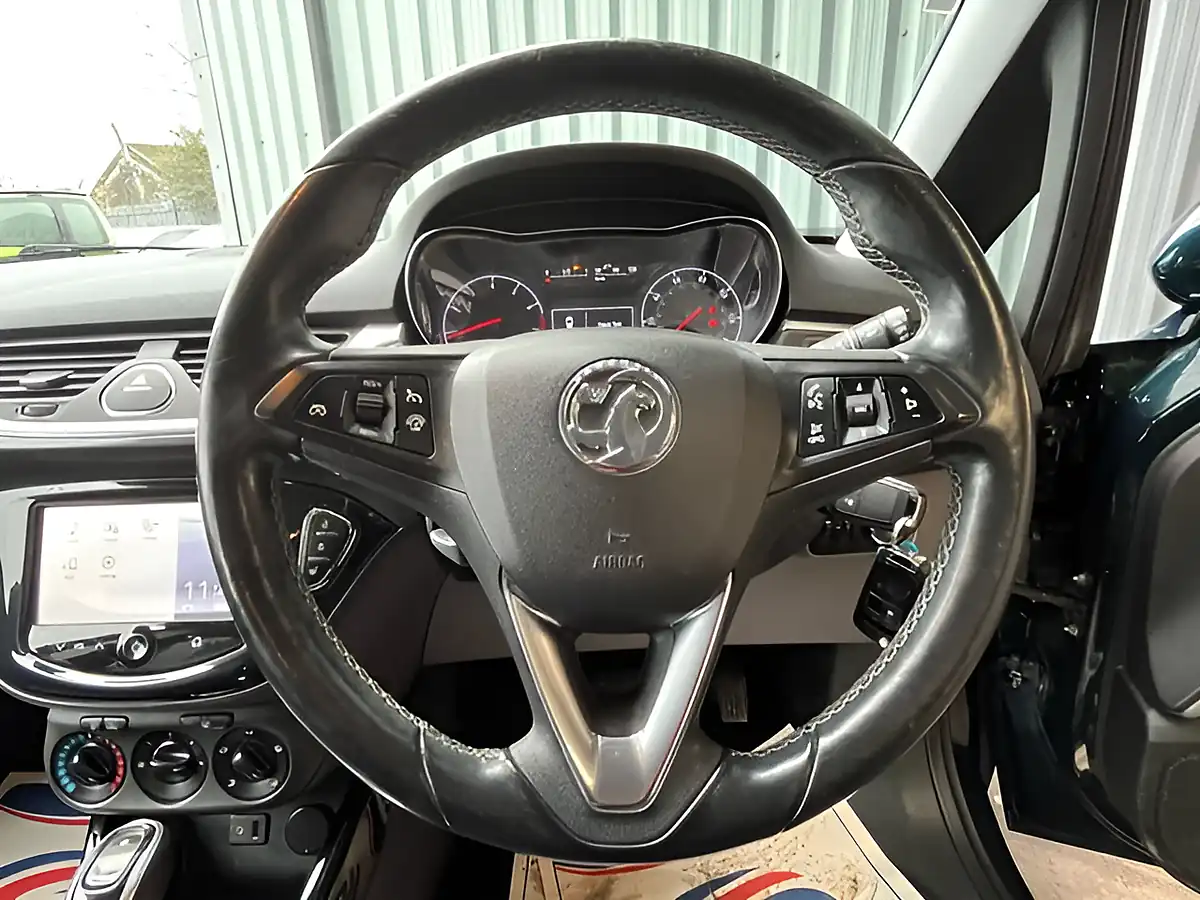 Used 2015 Vauxhall Corsa Se Green - Interior and Exterior details 5