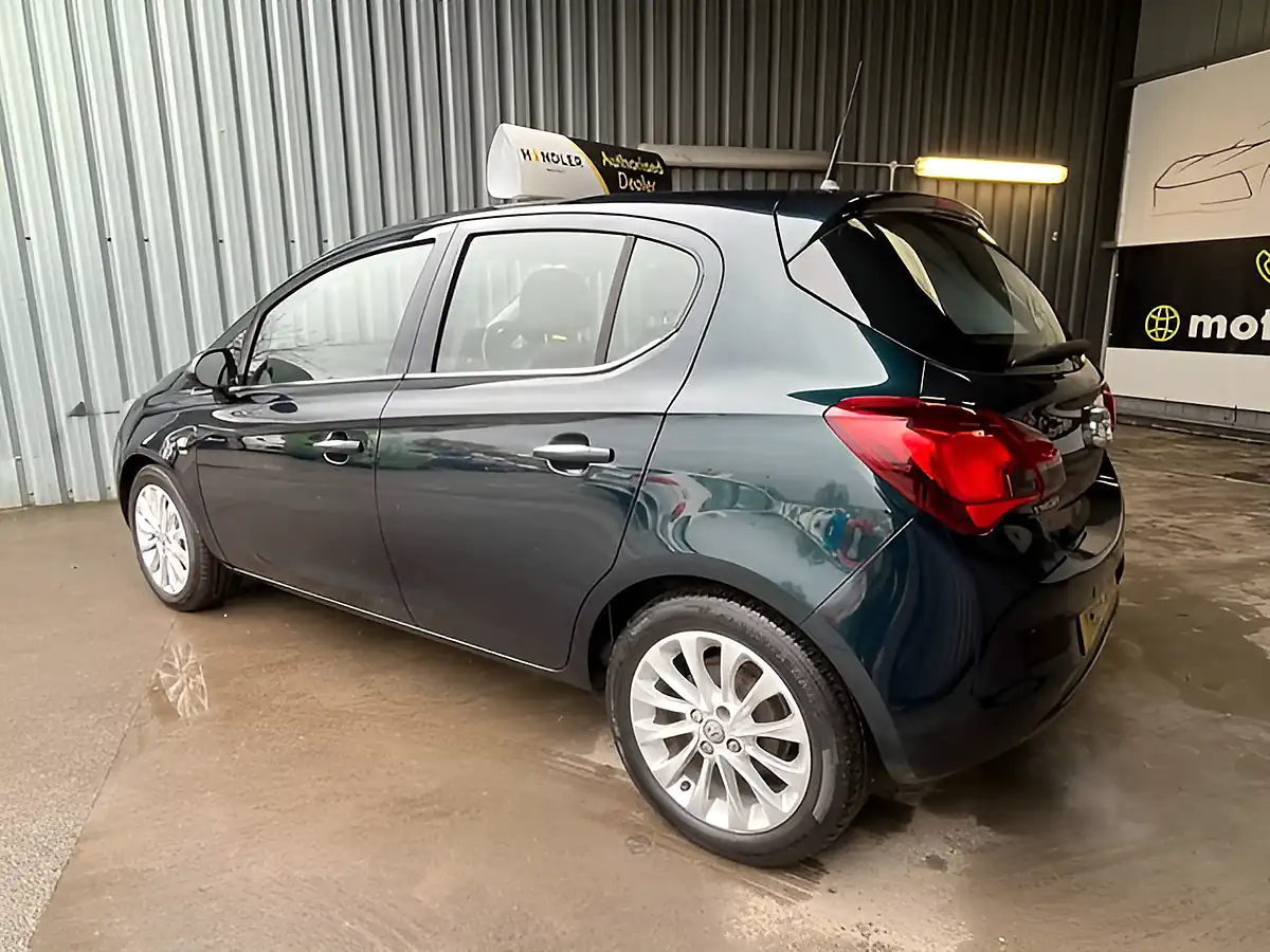 Used 2015 Vauxhall Corsa Se Green - Interior and Exterior details 6