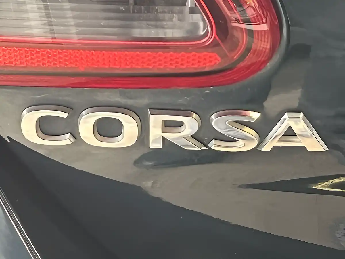 Used 2015 Vauxhall Corsa Se Green - Interior and Exterior details 7